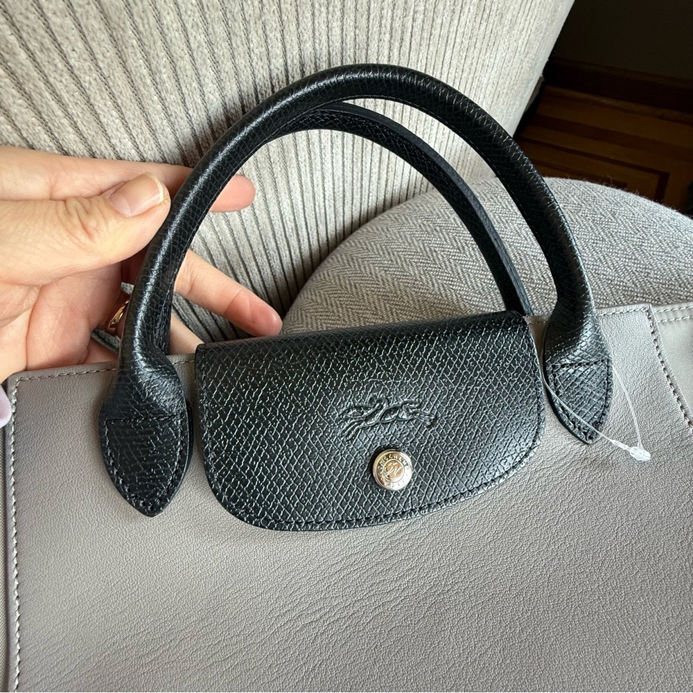 Longchamp Elegant Gray Tote Bag - Picture 2 of 6